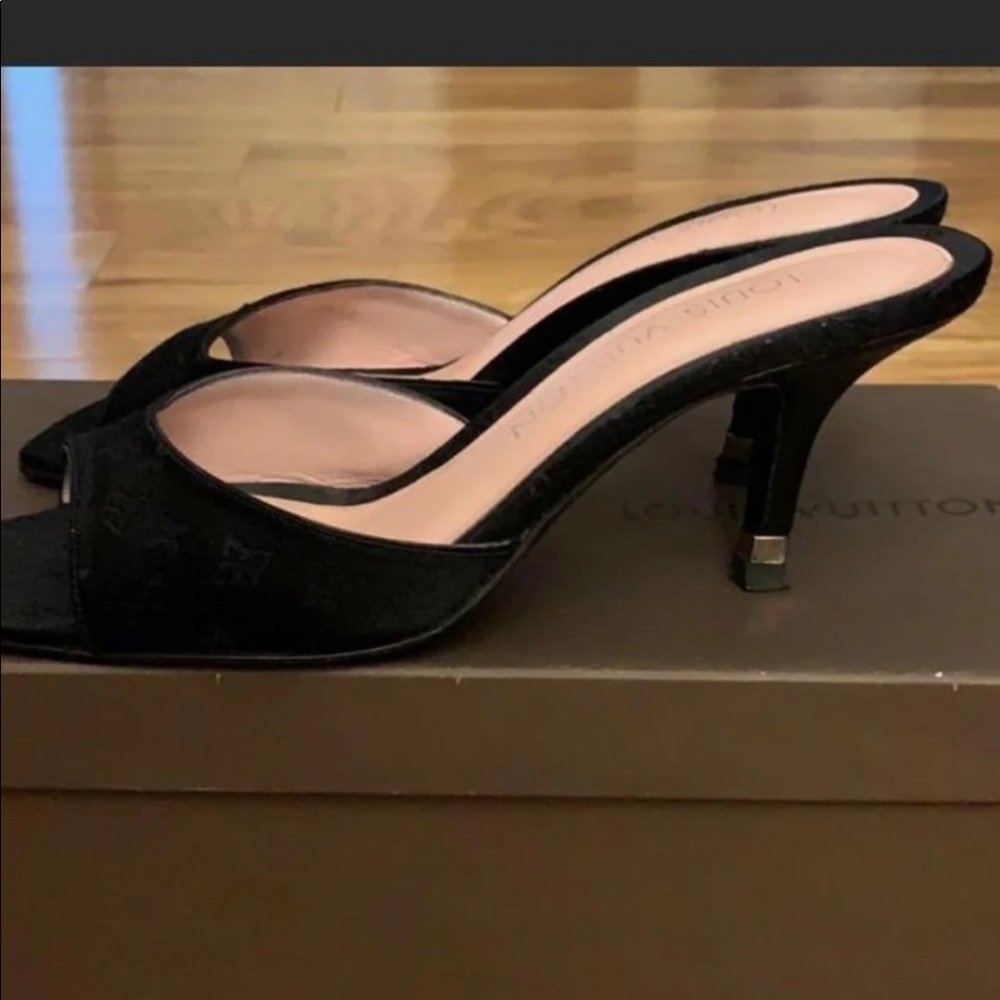SORRY SOLD Louis Vuitton Sandals